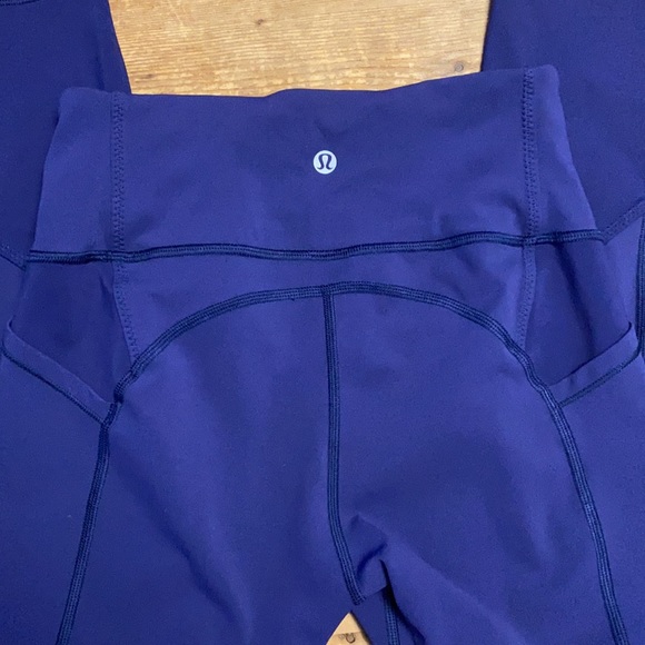 Lululemon All The Right Places Crop Sz 6 Blue - Picture 5 of 8